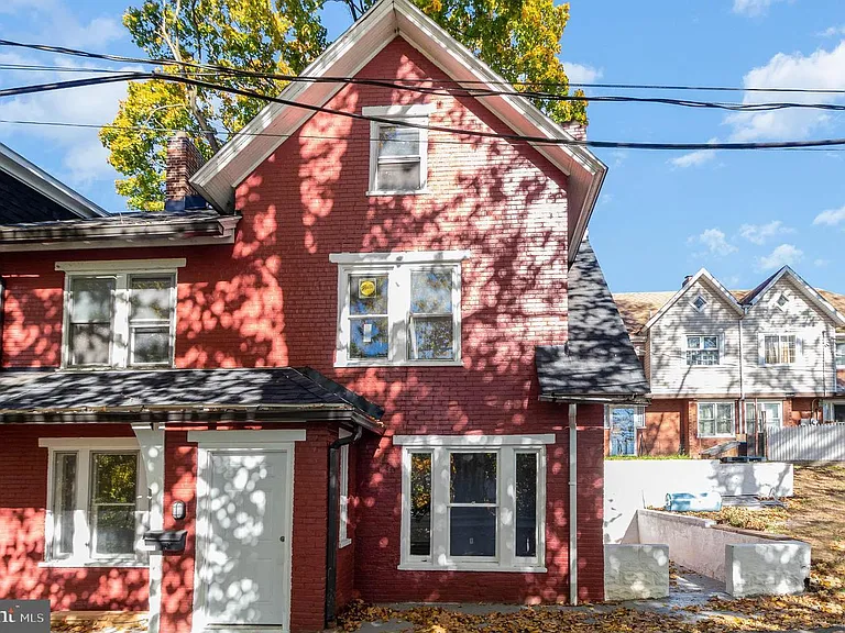 1515 Cameron Ter — Photo 4