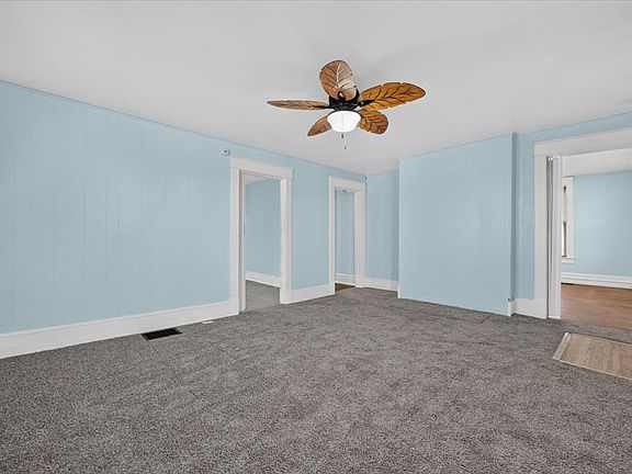 5th image of 1005 Russell St