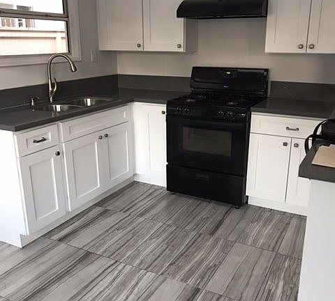 2nd image of 119 S Broadway