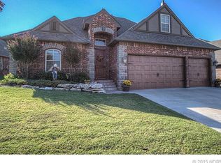 931 W Elmira St, Broken Arrow, OK 74012