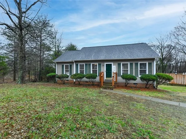 934 Haled St, Eden, NC 27288