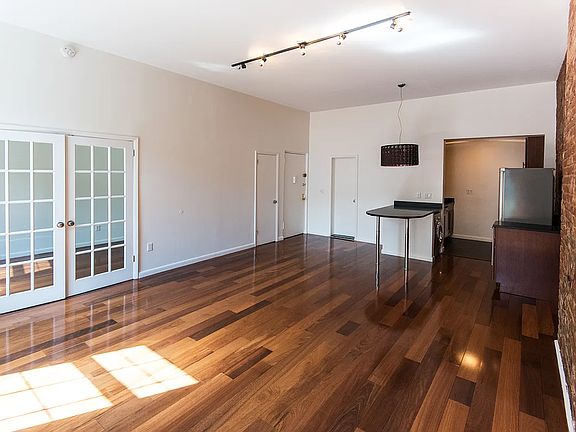 3rd image of 217 W 14th St APT 3F