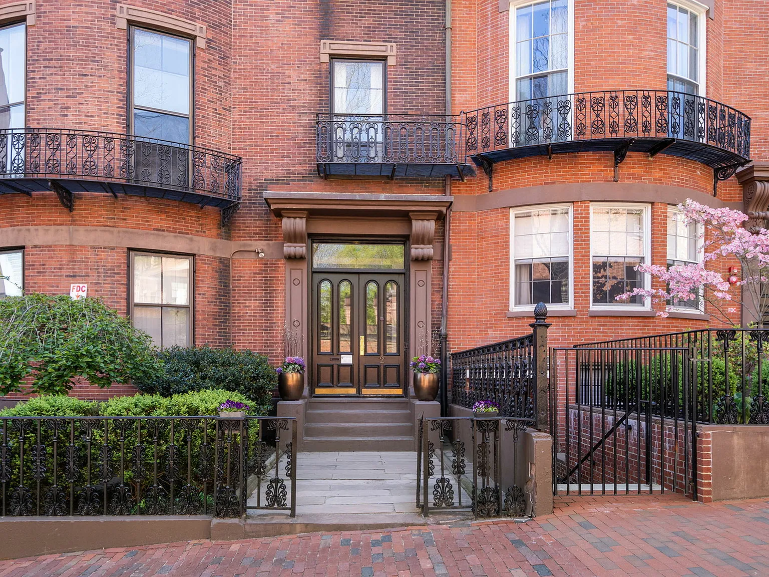 2 Joy Street — Photo 1