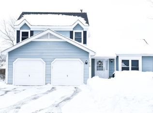 17379 W Hickory Ln, Grayslake, IL 60030