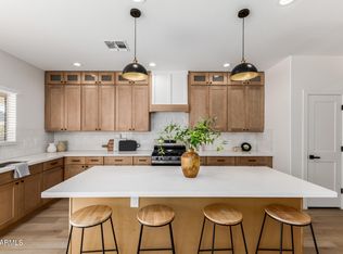 31520 N SUNFLOWER Way, San Tan Valley, AZ 85143