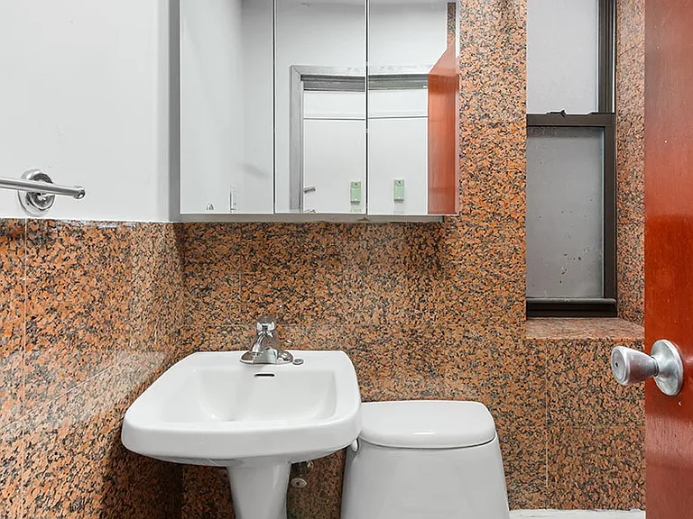 214 E 82nd St #20 — Photo 5