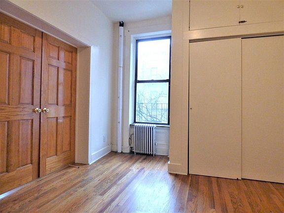 4th image of 300 E 82nd St #3A