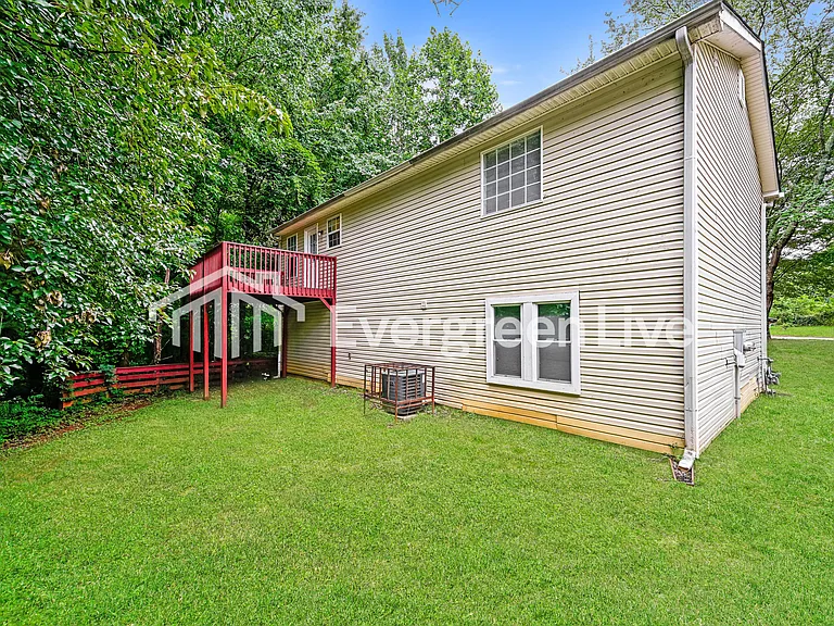 2053 Oak Terrace Dr SE — Photo 15