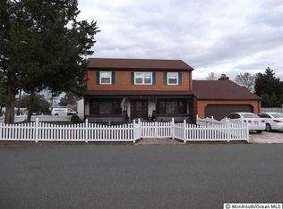 23 Cedar Brook Dr, Toms River, NJ 08753