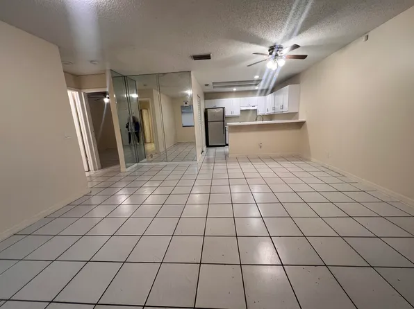 5320 Elmhurst Rd APT B, West Palm Beach, FL 33417