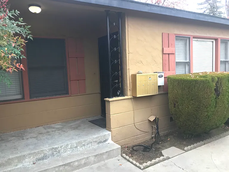 844 E Home Ave — Photo 1
