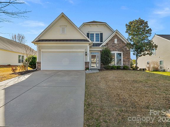 2nd image of 2076 Belair Dr