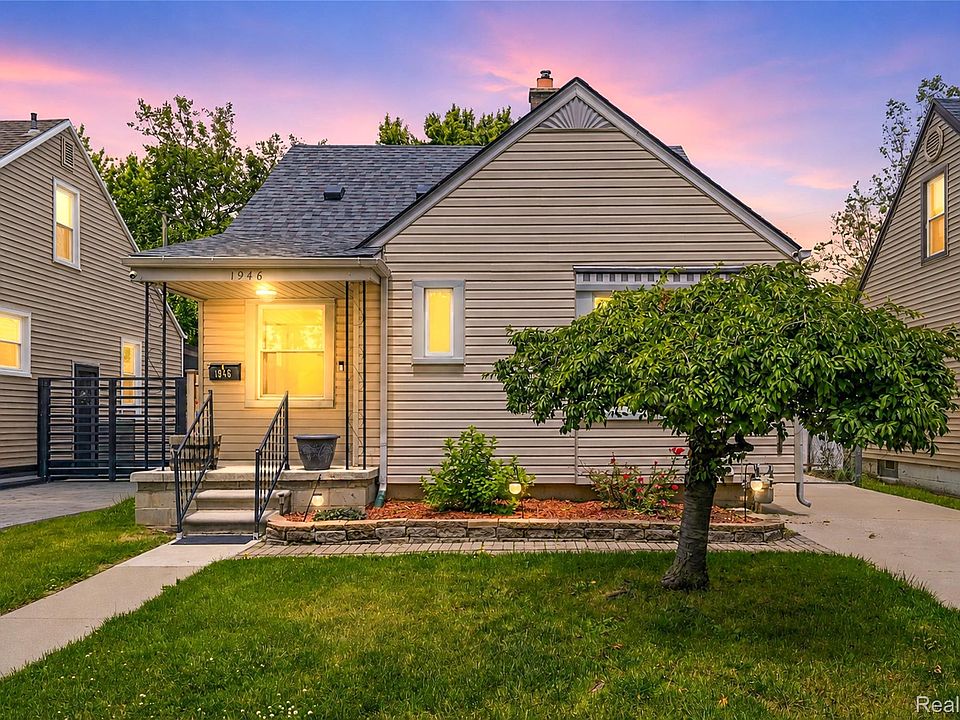 1st image of 1946 Leblanc St