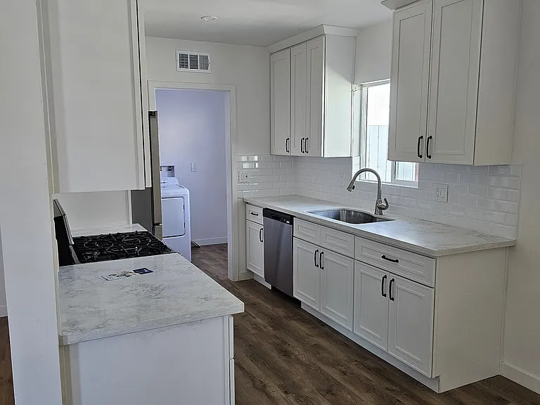 21329 Jaffrey Ave — Photo 4