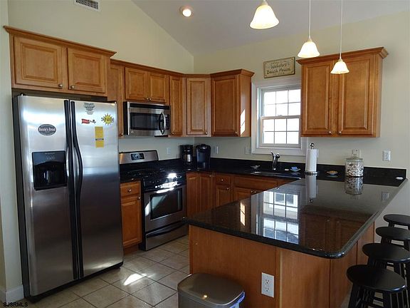 5th image of 1245 Asbury Ave #C