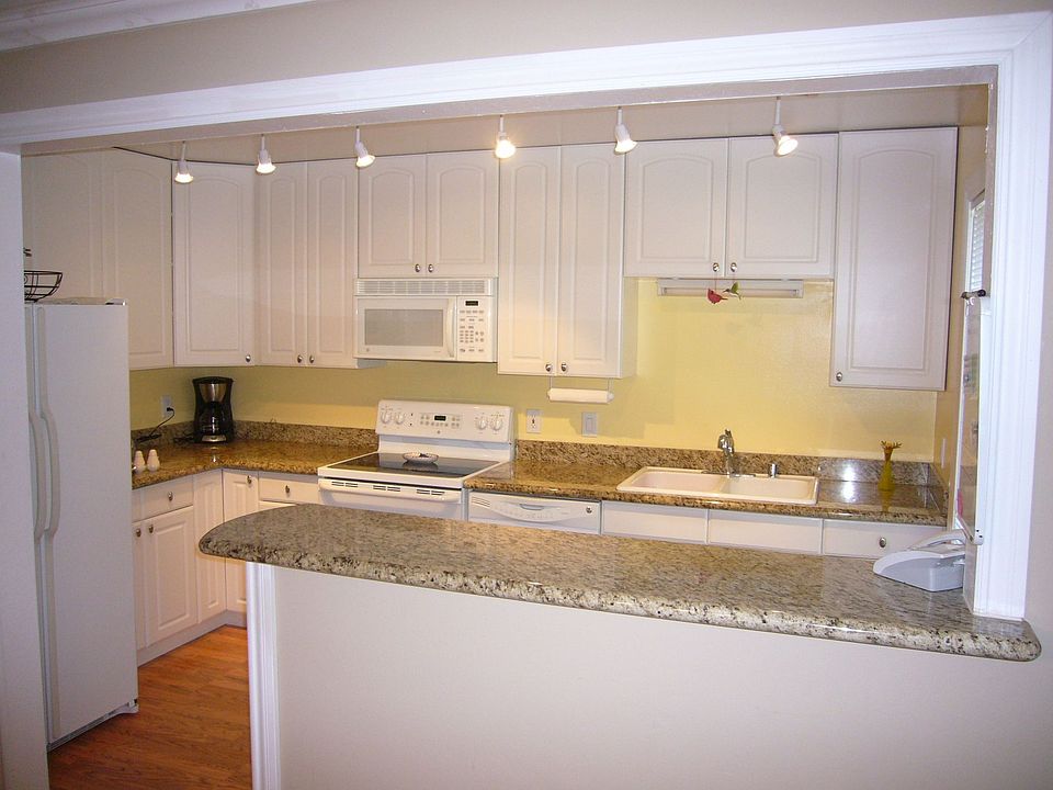 2nd image of 1472 Camino Peral #A