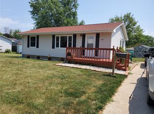 1216 W Washington St, Winterset, IA 50273