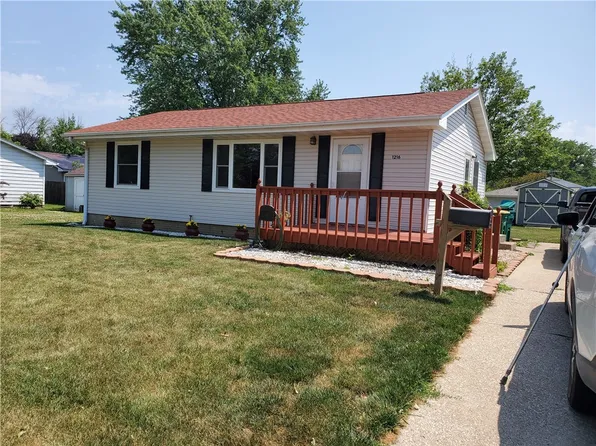 1216 W Washington St, Winterset, IA 50273