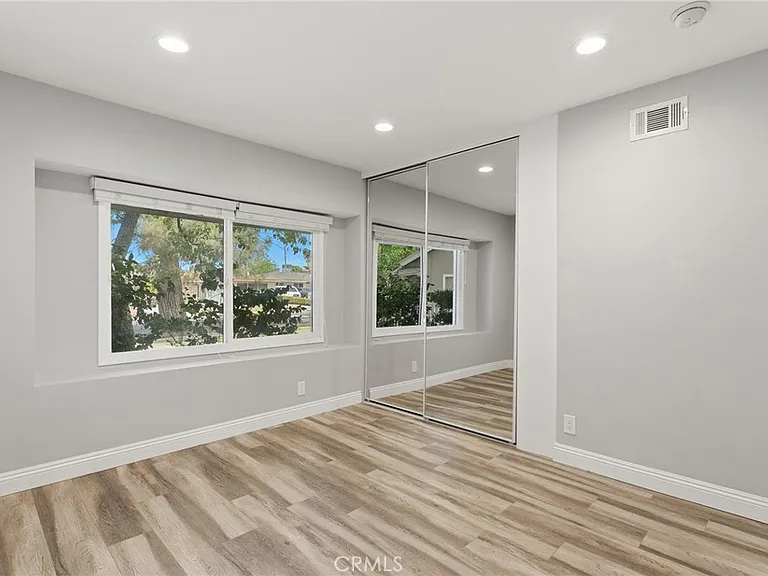 9754 Yolanda Ave — Photo 30