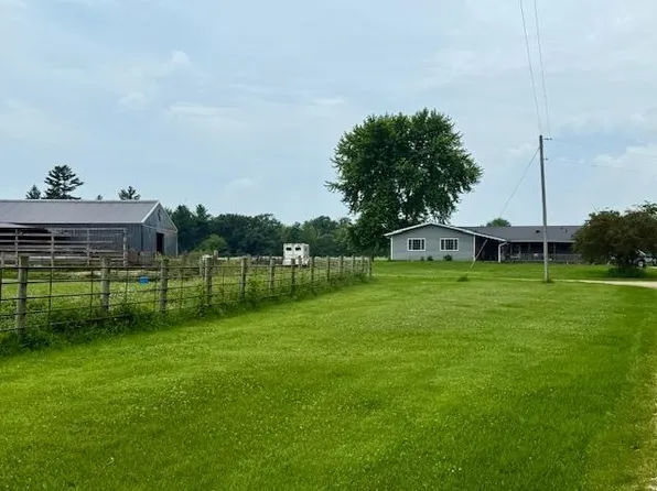 8185 Ellsworth Rd, Tomah, WI 54660