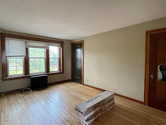 4th image of 1020 Kenmore Ave APT 6