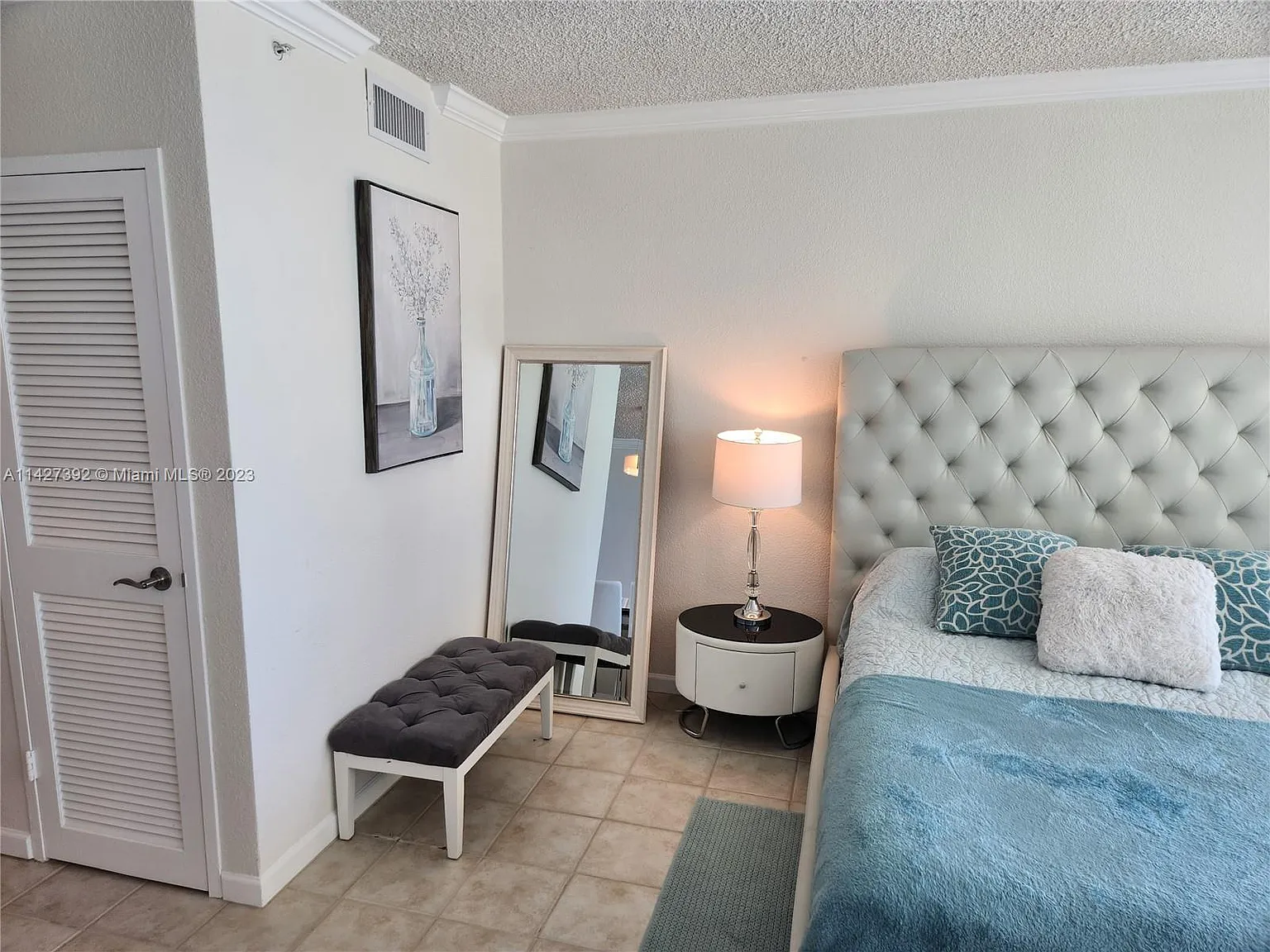 Wave Condo — Photo 4