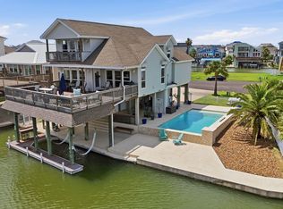 1315 Wahini St, Tiki Island, TX 77554
