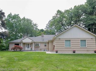 4717 Heather Ln, Bloomfield Hills, MI 48301