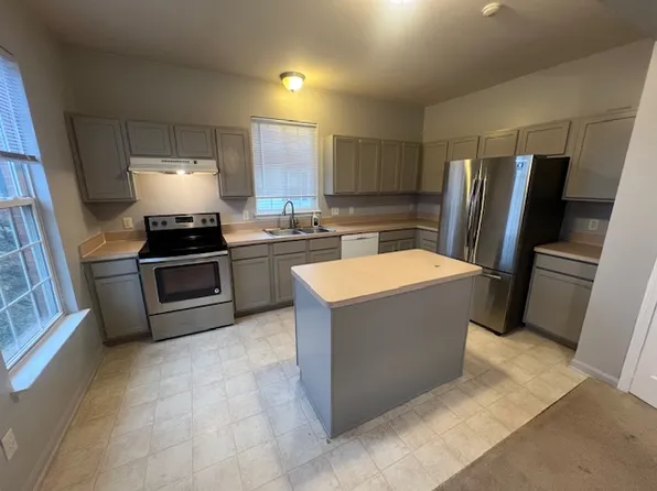 2233 Knollwood Dr, Canton, MI 48188