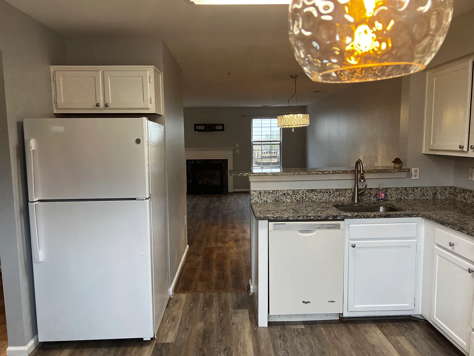3 bed, 2.5 bath, 1400 sqft, $2,700 — Photo 4
