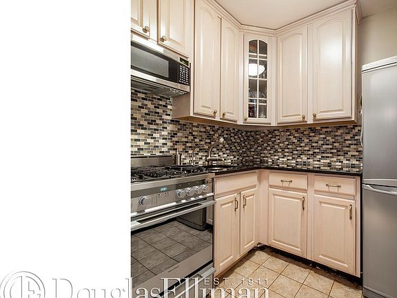 2nd image of 320 W 84th St APT 4E