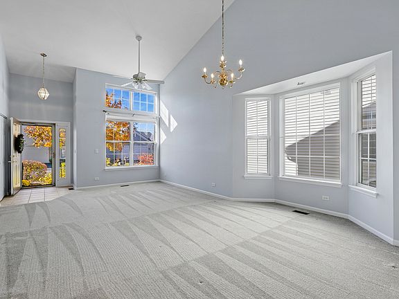 3rd image of 2325 Carillon Dr