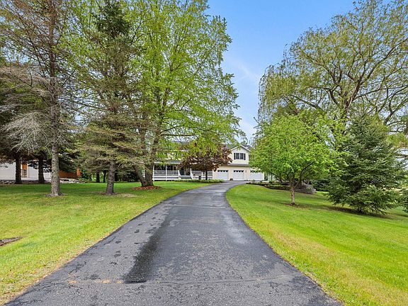 3rd image of 31789 Lakeway Dr NE