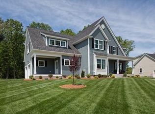 7 Sycamore Dr, Dracut, MA 01826