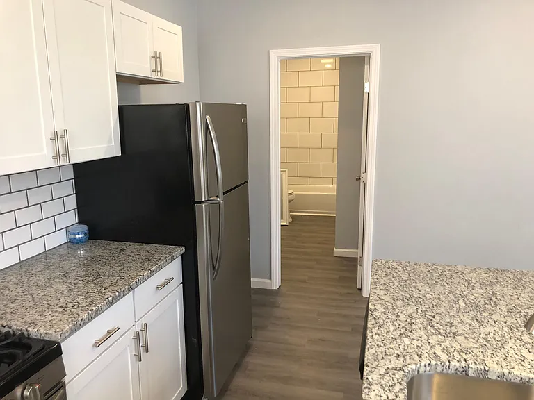 302 Oak St #3 — Photo 10