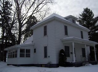 714 W Franklin St, Portage, WI 53901