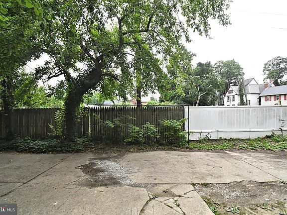 3rd image of 7805 Spring Ave
