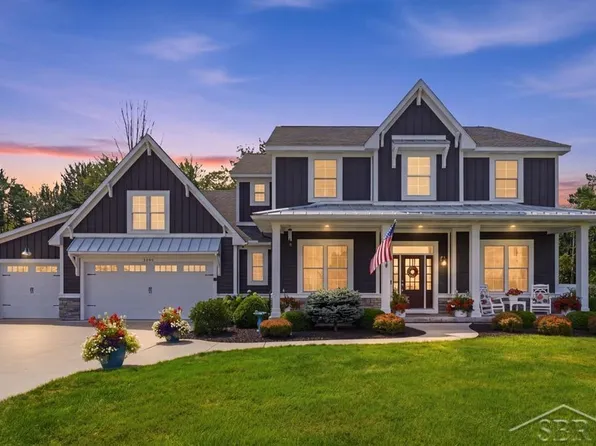 3058 Hidden Meadows Dr, Midland, MI 48642
