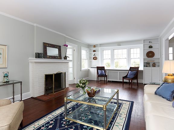 4th image of 125 Beach Ave