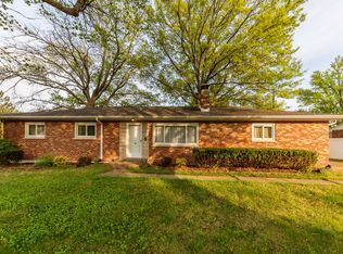 9100 General Grant Ln, Saint Louis, MO 63123