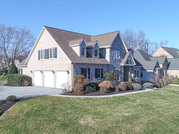 2nd image of 3241 Danbury Ct