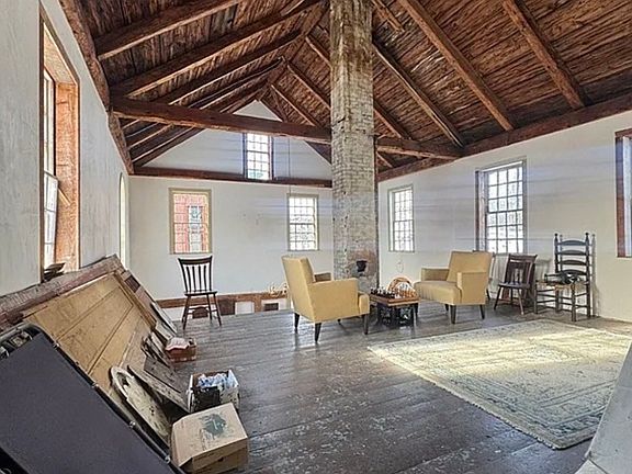 2nd image of 804 Main St