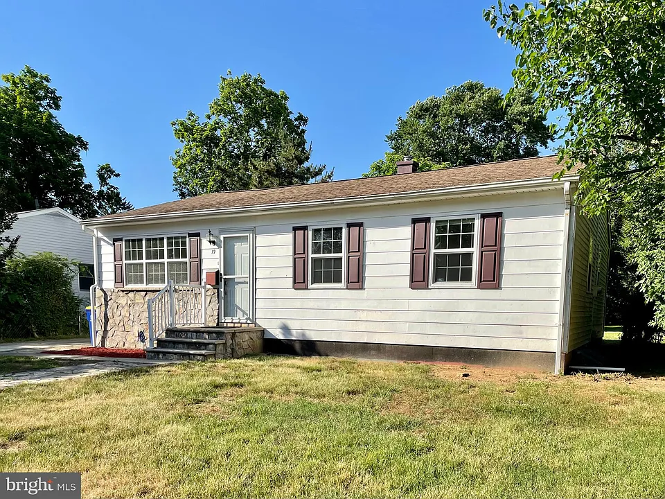 19 Hickory Ln