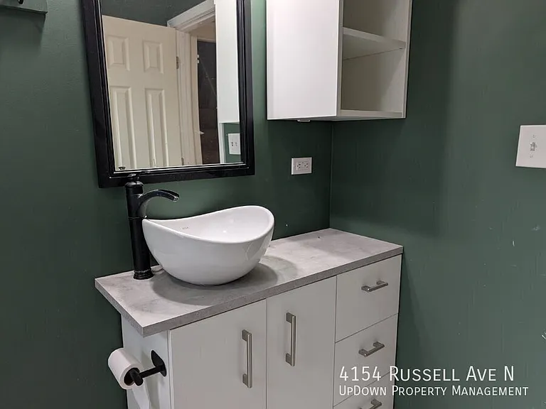 4154 Russell Ave N — Photo 14