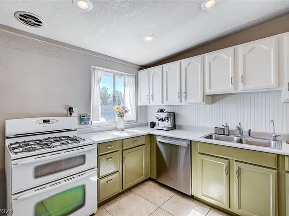 1584 La Jolla Ave, Las Vegas, NV 89169