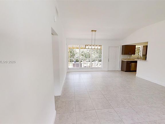 4th image of 490 NW 90th St