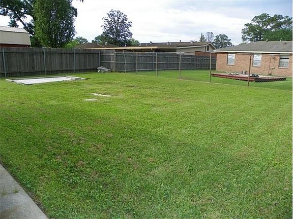 3rd image of 33 Camellia Ln
