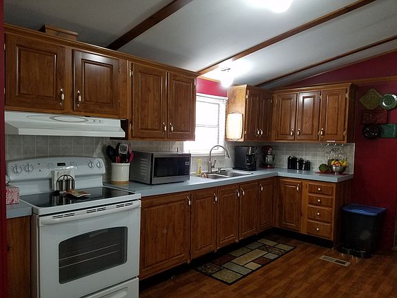 4th image of 77 Harold Dr