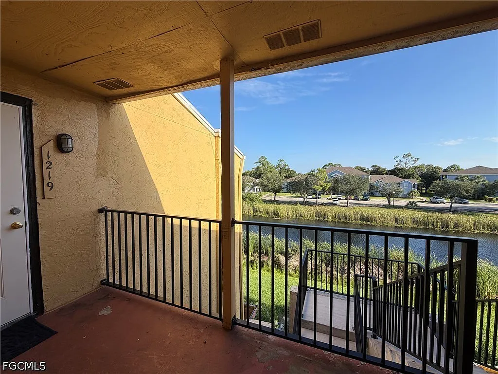1 bed, 1.0 bath, 560 sqft, $1,000 — Photo 2