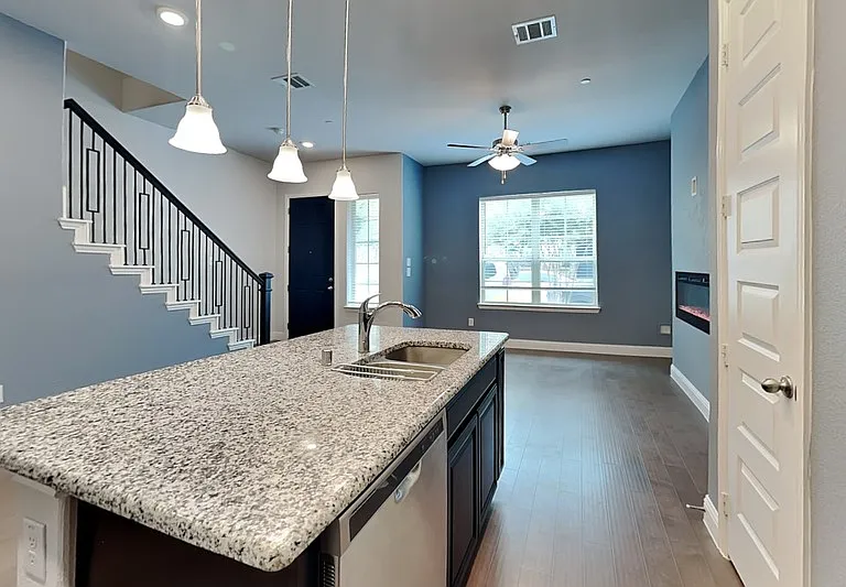 4417 Benton Ln — Photo 6